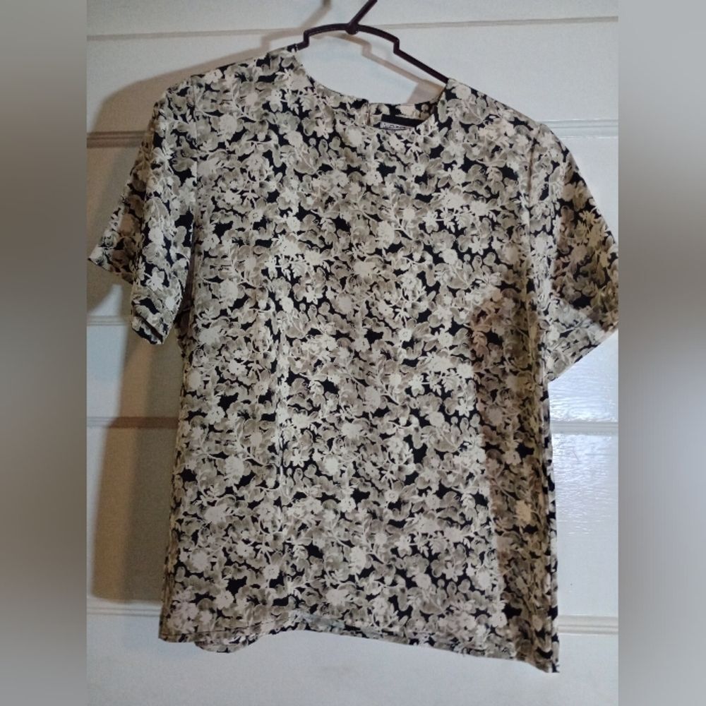 Notations Small women's blouse (Rox449)